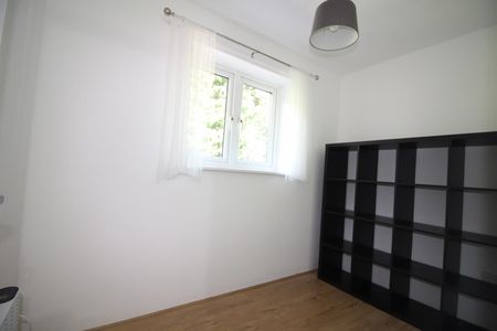 2 Bedroom House - Terraced - Photo 3