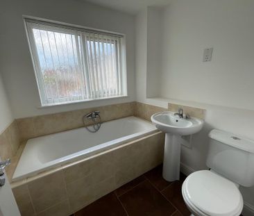 3 bedroom semi-detached house to rent - Photo 6