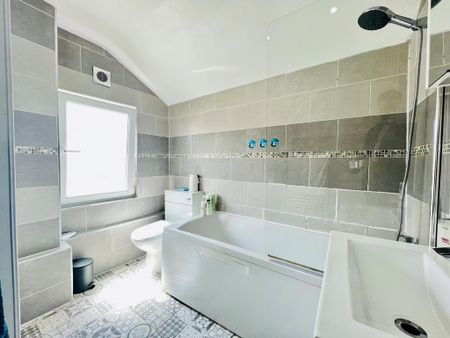 3 bedroom terraced house to rent - Photo 4