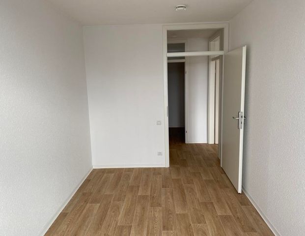 Hoch oben zu Hause: 3 Zimmer mit Balkon, Aufzug - Foto 1