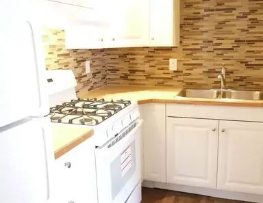 RENO'D 1BR WALKOUT Bsmt INCLUDING UTILITIES-Newer kitchen,bathrm,floor-Pets ok | 339 Penworth Way SE, Calgary - Photo 1