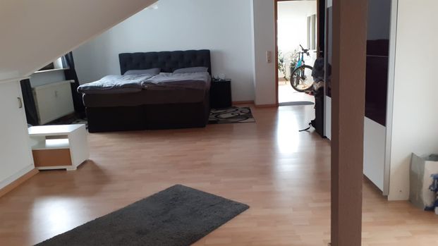 3-Zimmer Dachgeschoss-Wohnung mit herrlichem Balkon - Photo 1