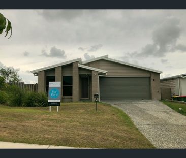 1/10 Loft Court, Pimpama, Qld 4209 - Photo 2