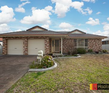 Spacious Family Home with Modern Comforts - Photo 2