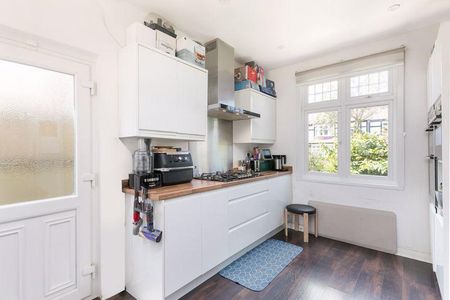 4 bedroom detached house to rent - Photo 4