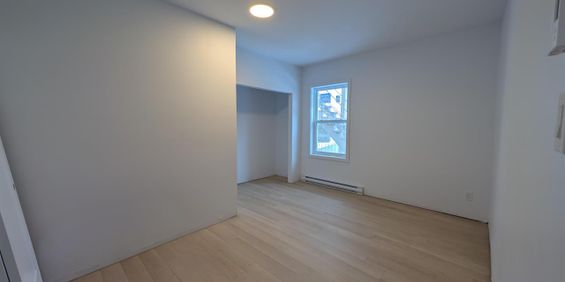 Immeuble - 478-488 Rue Principale Nord Magnifique 4 ½ Refait à Neuf (Richmond) - Photo 3