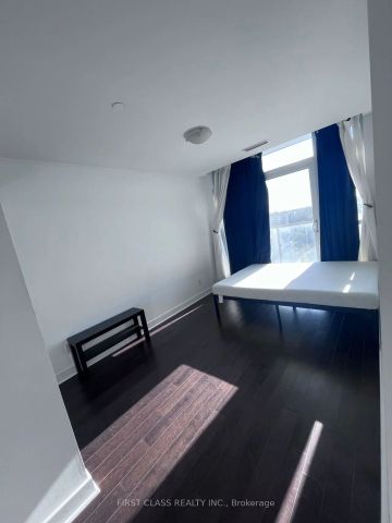 58 Orchard View Boulevard #1001 - Photo 2