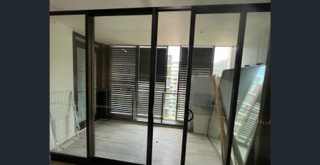 Two Bedroom Apartment in The Quay Sydney CBD. - Photo 4