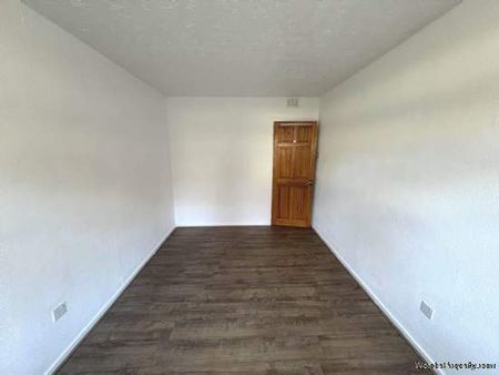 2 bedroom property to rent in Renfrew - Photo 2