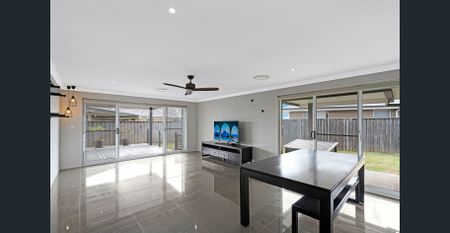 Modern Family Living with Everyday Convenience - Photo 5