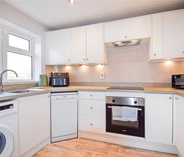 2 bedroom semi-detached house to rent - Photo 2