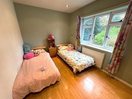 3 bedroom semi-detached house to rent - Photo 4