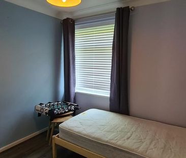 2 bedroom semi-detached bungalow to rent - Photo 3
