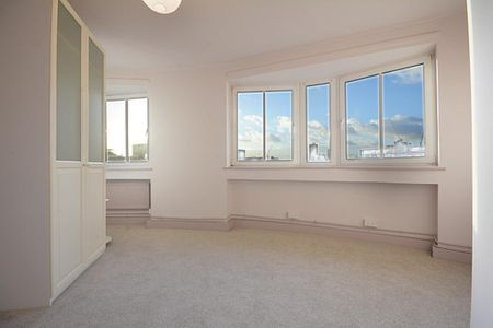 3 bedroom flat to rent - Photo 2