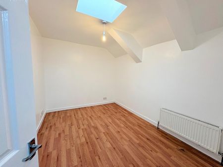 3 bedroom flat to rent - Photo 3
