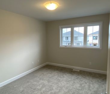 For Lease - 608 MOONFLOWER Crescent, Blossom Park - Airport and Are... - Photo 6