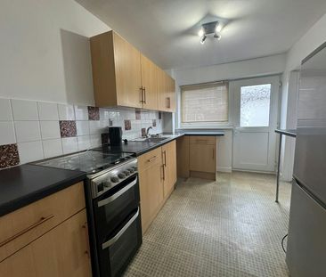 Terraced House to rent on - Photo 5