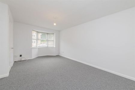 3 bed House To Let - Photo 2