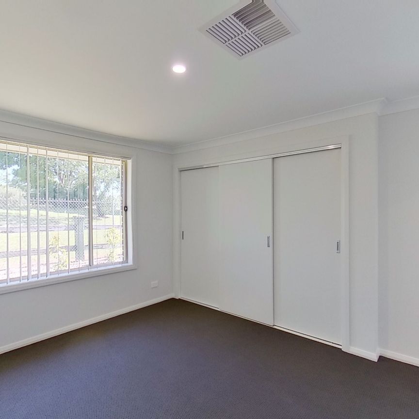 For Rent Beautiful Boyd Avenue! - Photo 1