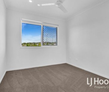 Prime Location - Contemporary Living - Walk to Anytime Fitness & Ca... - Photo 4