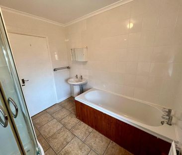 1 bedroom semi-detached bungalow to rent - Photo 2