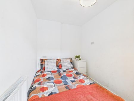 6 bedroom terraced house to rent - Photo 2