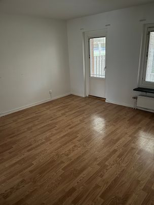 Herrgårdsgatan, Slottsbron - Photo 1