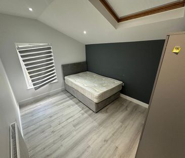 Studio Flat, Sach Road, E5 - Photo 1