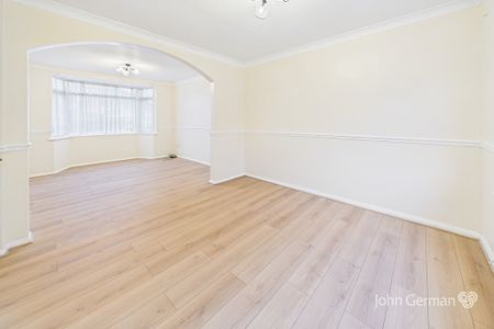 3 bedroom semi-detached to let - Photo 3