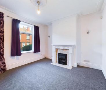 3 bedroom end of terrace house to rent - Photo 1