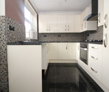 3 Bedroom Terraced House - Photo 1