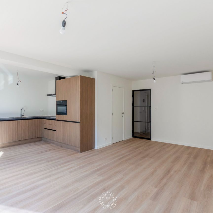 Volledig instap klaar appartement met autostaanplaats - Photo 1