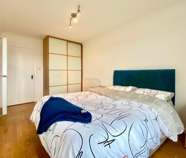 2 bedroom penthouse to rent - Photo 4