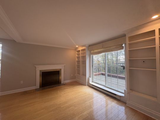 Nora Bernard Street, Halifax 25-125 - Photo 1