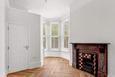 7 bedroom Flat To Let - Photo 3