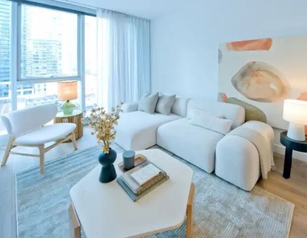 1 Square Phillips | 1205 Place Phillip, Montreal - Photo 1