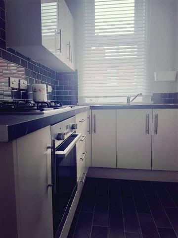 2 Bed - 42 Bankfield Terrace, Burley, Leeds - LS4 2RE - Student/Professional - Photo 4