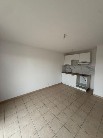 Location Appartement 1 pièce 23m² LEZIGNAN CORBIERES 11200 - Photo 2
