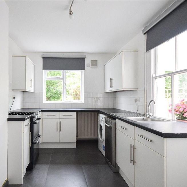 3 bedroom terraced house to rent - Photo 1