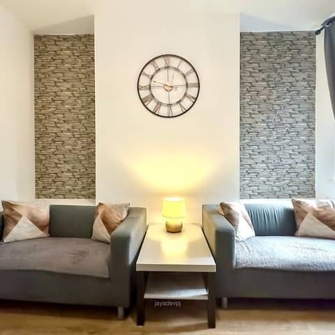 4 Bed Terraced House, Cotswold Street, L7 - Photo 1
