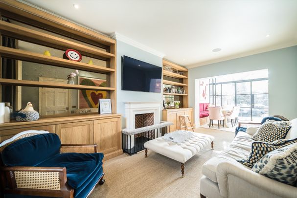 Viceroy Road, Nine Elms, SW8, London - Photo 1