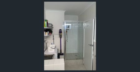 Modern 2 Bedroom Apartment Close to Everything - Photo 4