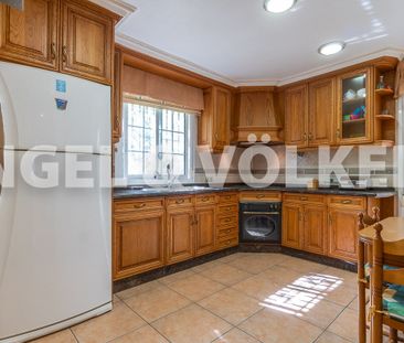 4 Bed 2 Bath Country House for Rent in Playa Flamenca - Photo 4