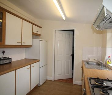 4 bedroom terraced house to rent - Photo 6