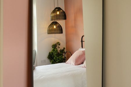 Studio Flat, Kensington Gardens Square, W2 - Photo 3