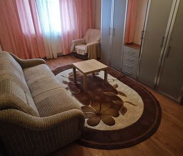 Închiriez apartament - Photo 1
