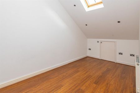 3 bed Apartment To Let - Photo 2