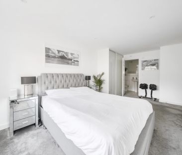 Beacon Crescent, Hindhead, GU26 - Photo 5