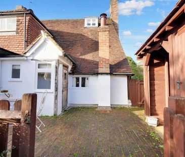 3 bedroom semi-detached house to rent - Photo 4