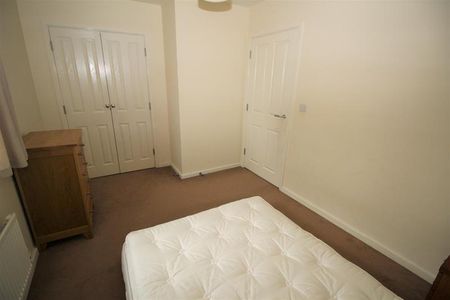3 bedroom semi-detached house to rent - Photo 4